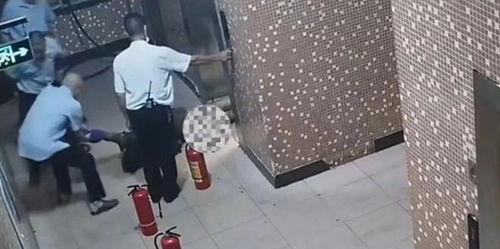 电梯爆炸视频,惊心动魄!电梯爆炸现场惊悚瞬间曝光